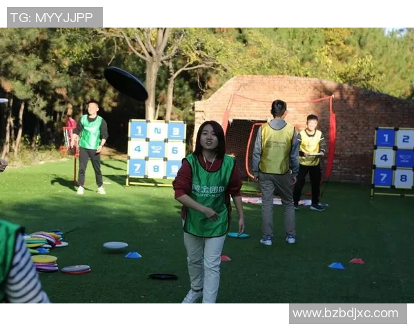 飞盘热潮下的北京飞盘队团队协作争议引发广泛讨论与思考